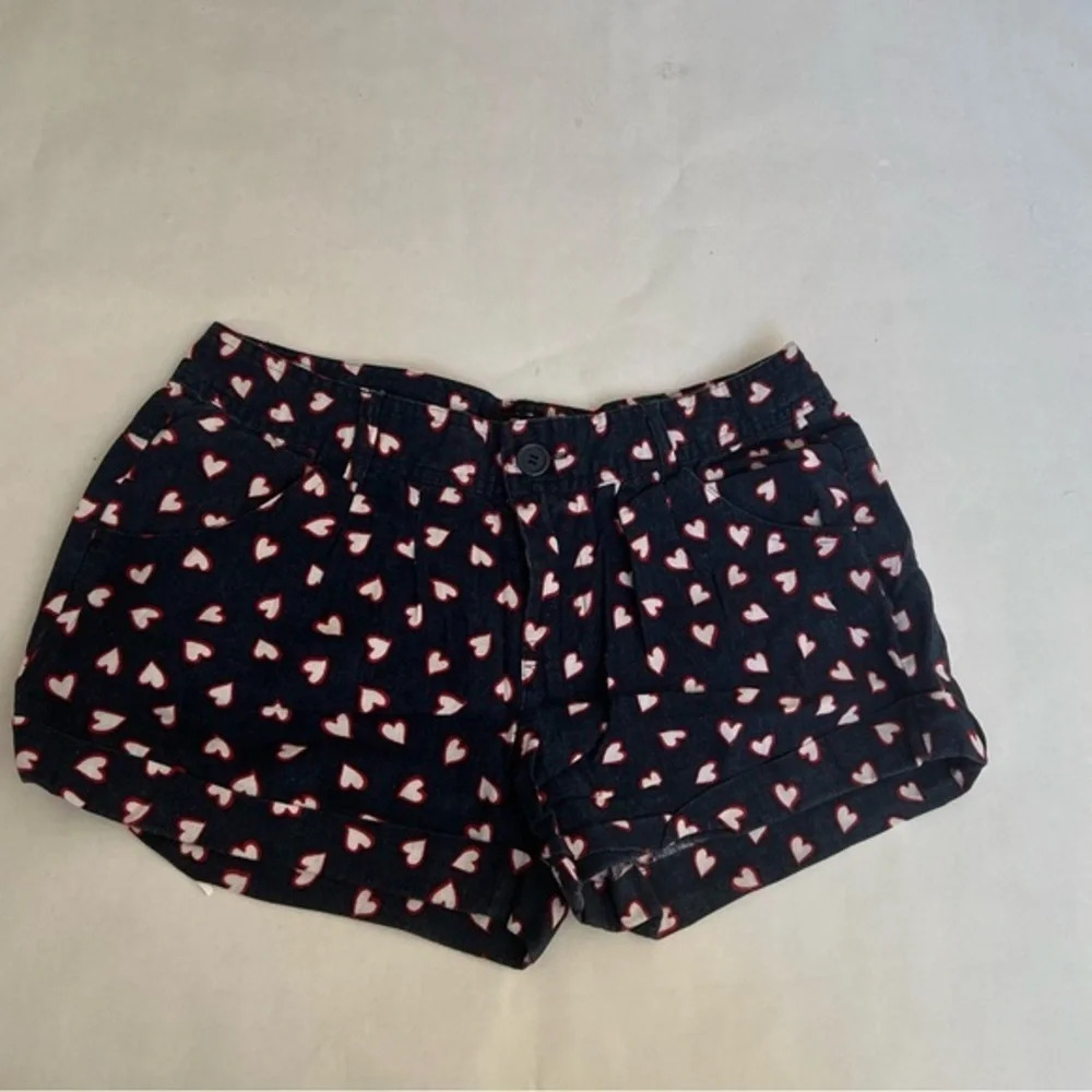Forever 21 Blue With Heart Printed Shorts Women's Linen Size 27 NWOT
